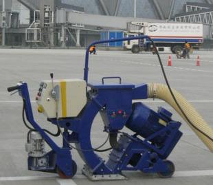 飛機(jī)場輪胎印摩擦留下的黑印子污漬怎么清理？