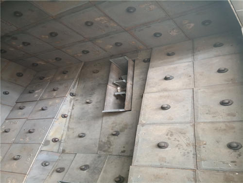 拋丸機護板一般都用什么材質(zhì)的？