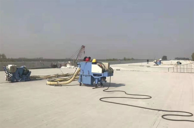 路面拋丸機(jī)漏丸粒怎么辦？鋼砂鋼丸散落的到處都是！