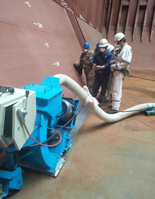 船艙甲板除銹機(jī)施工效果圖